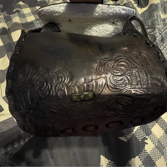 Super cute saddle purse - Picture 5 of 9